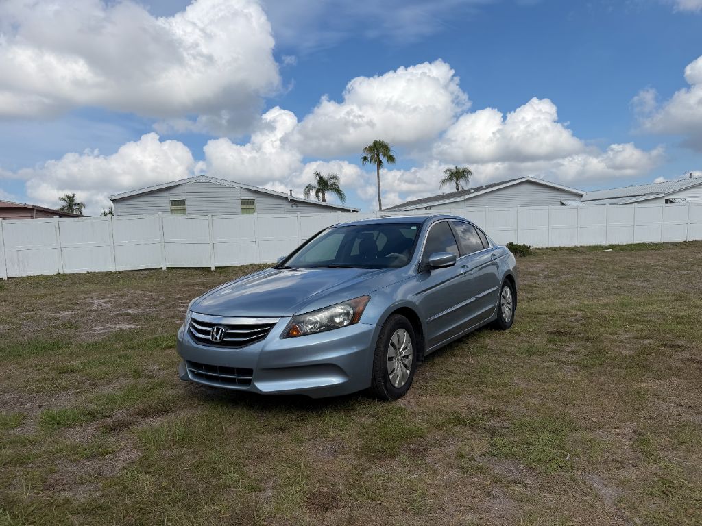 2011 Honda Accord LX Auto's photo