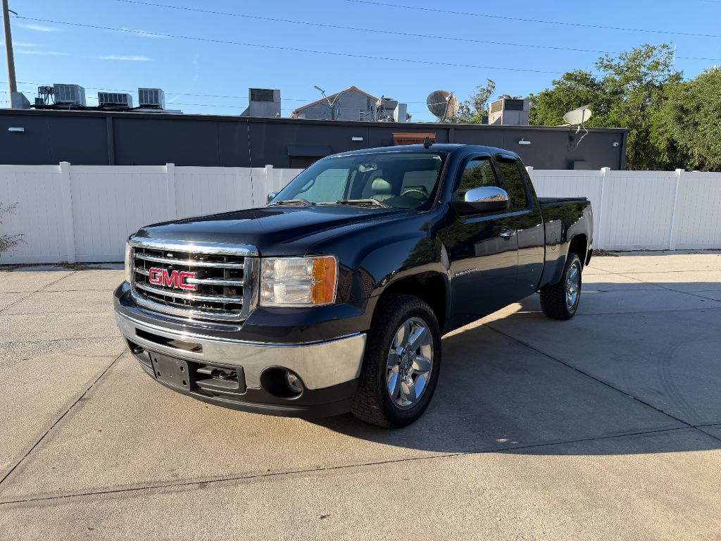 2013 GMC Sierra 4WD Extended Cab SLT MWB's photo