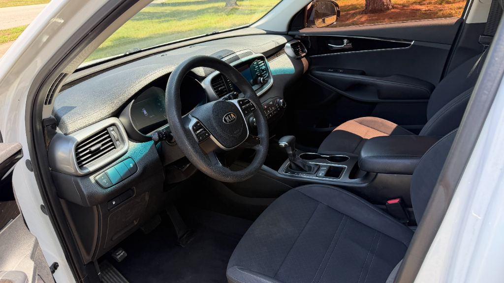 2020 Kia Sorento LX - Photo 9