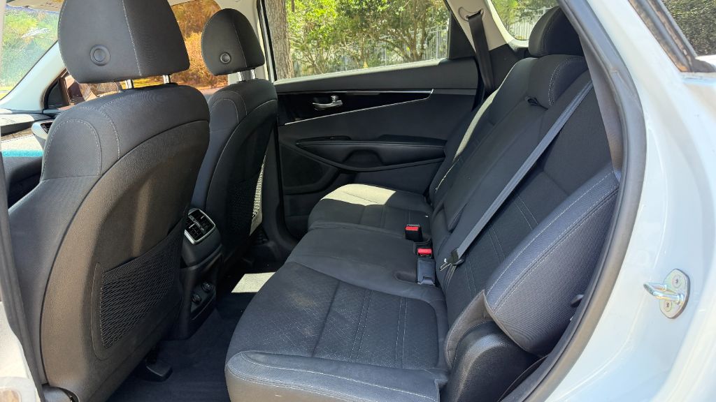 2020 Kia Sorento LX - Photo 10