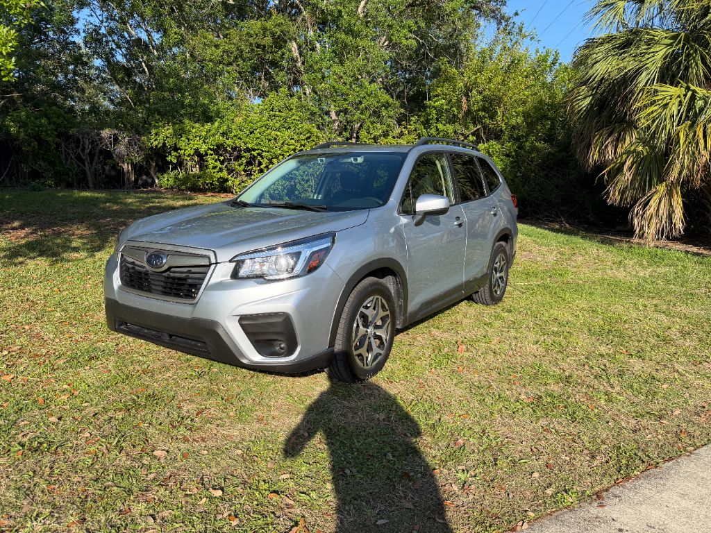 2020 Subaru Forester Premium's photo