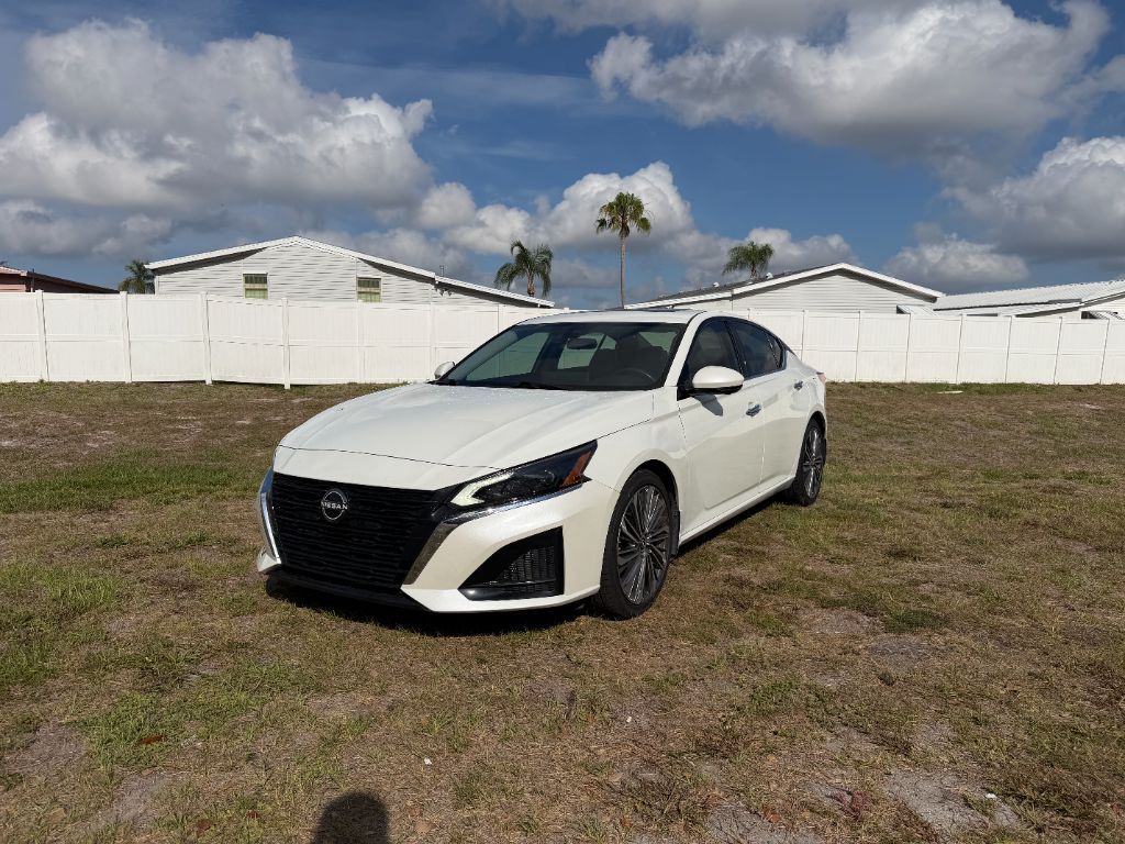 2023 Nissan Altima 2.5 SL's photo